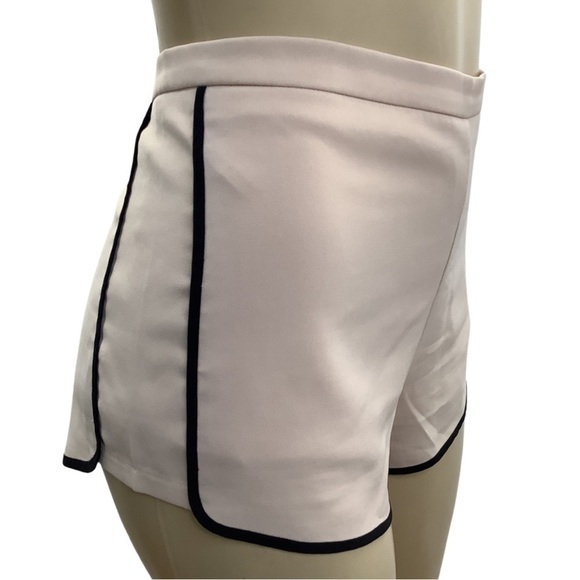 Alythea zippered with satin lining shorts size large (Preowned) - Picture 2 of 9